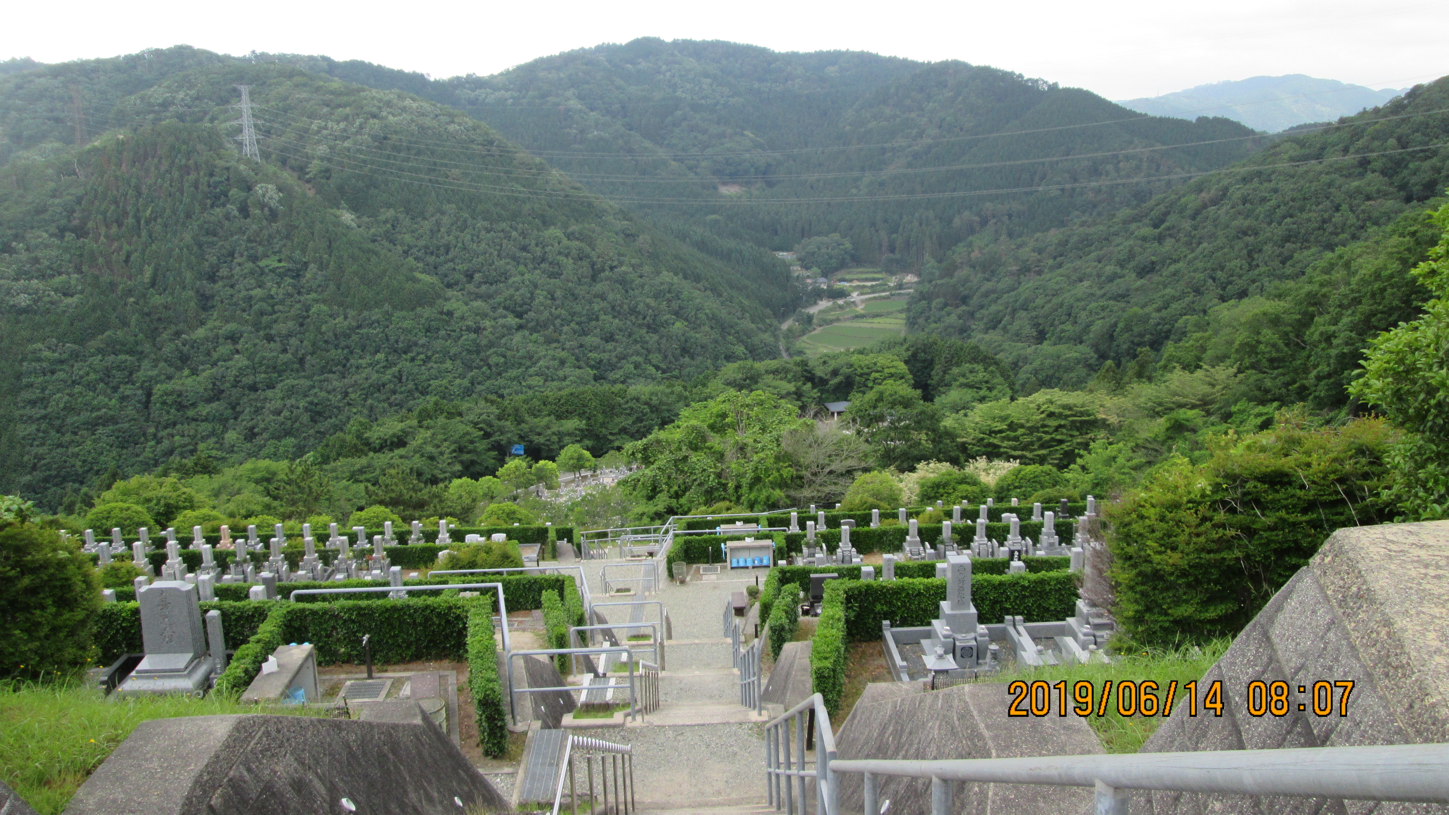 バス通り・7区バス停前～撮影