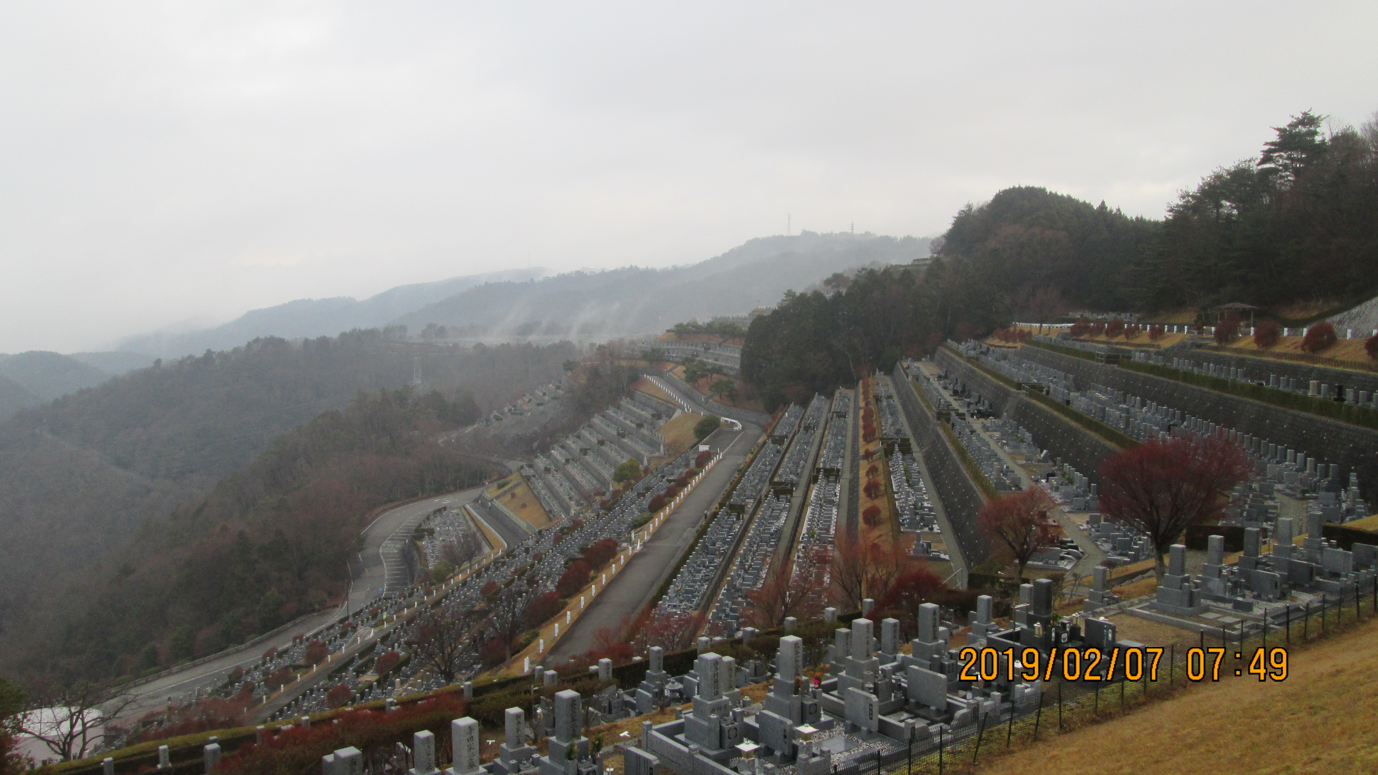 階段墓所：7区3番駐車場から風景