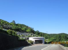 バス通り・7区バス停休憩所