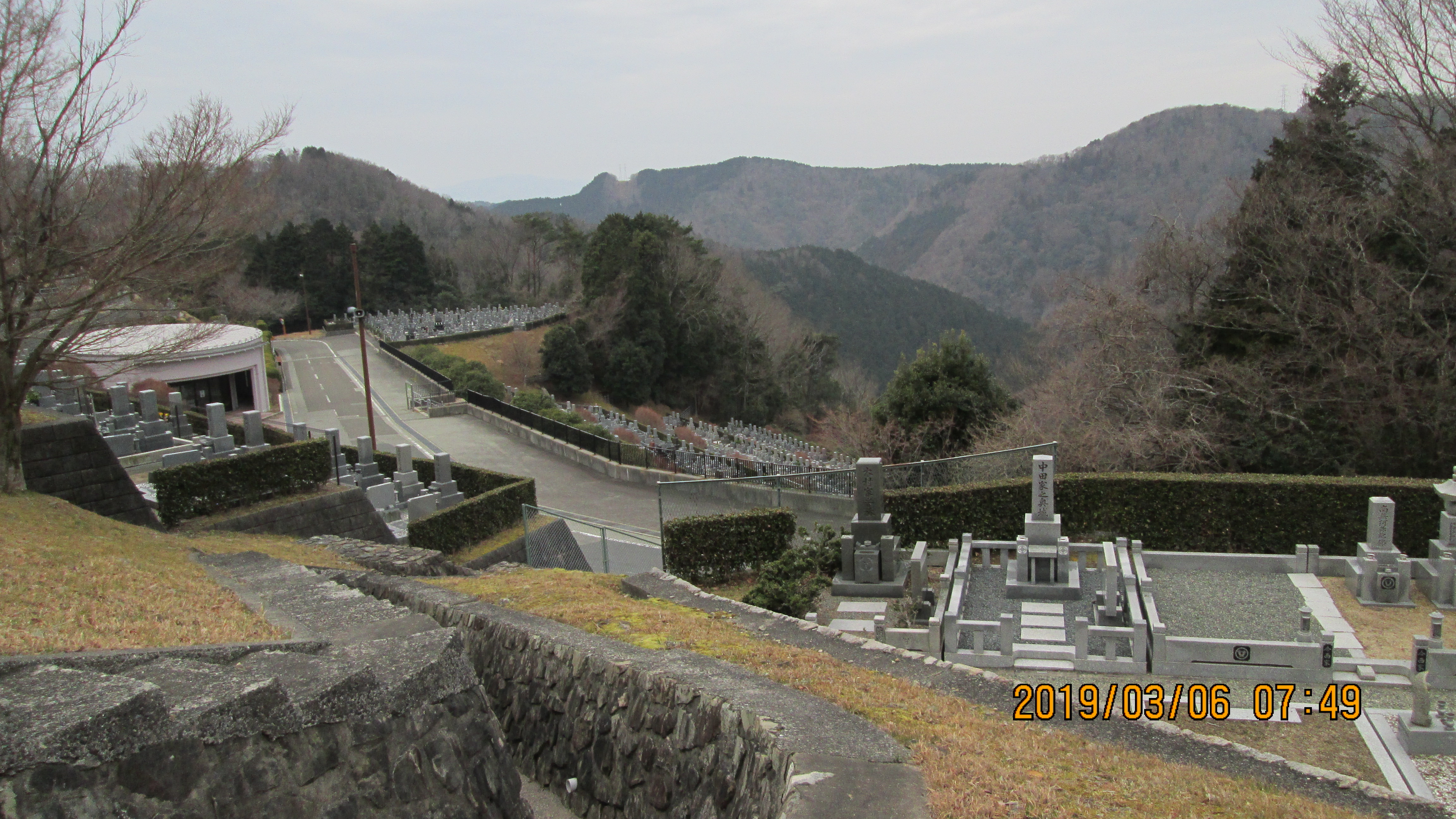 階段墓所・3番枝道風景