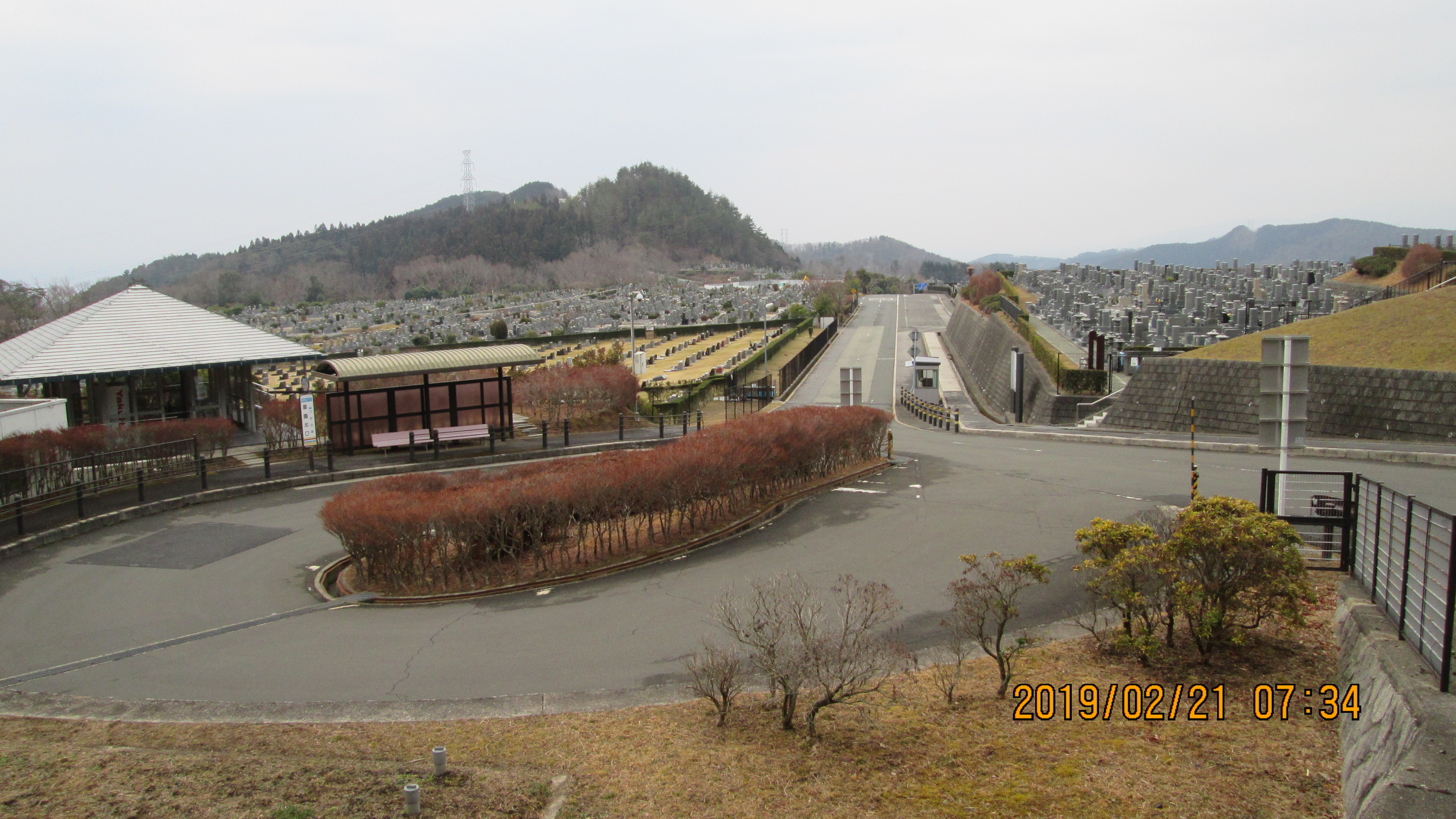 北入り口からの霊園風景