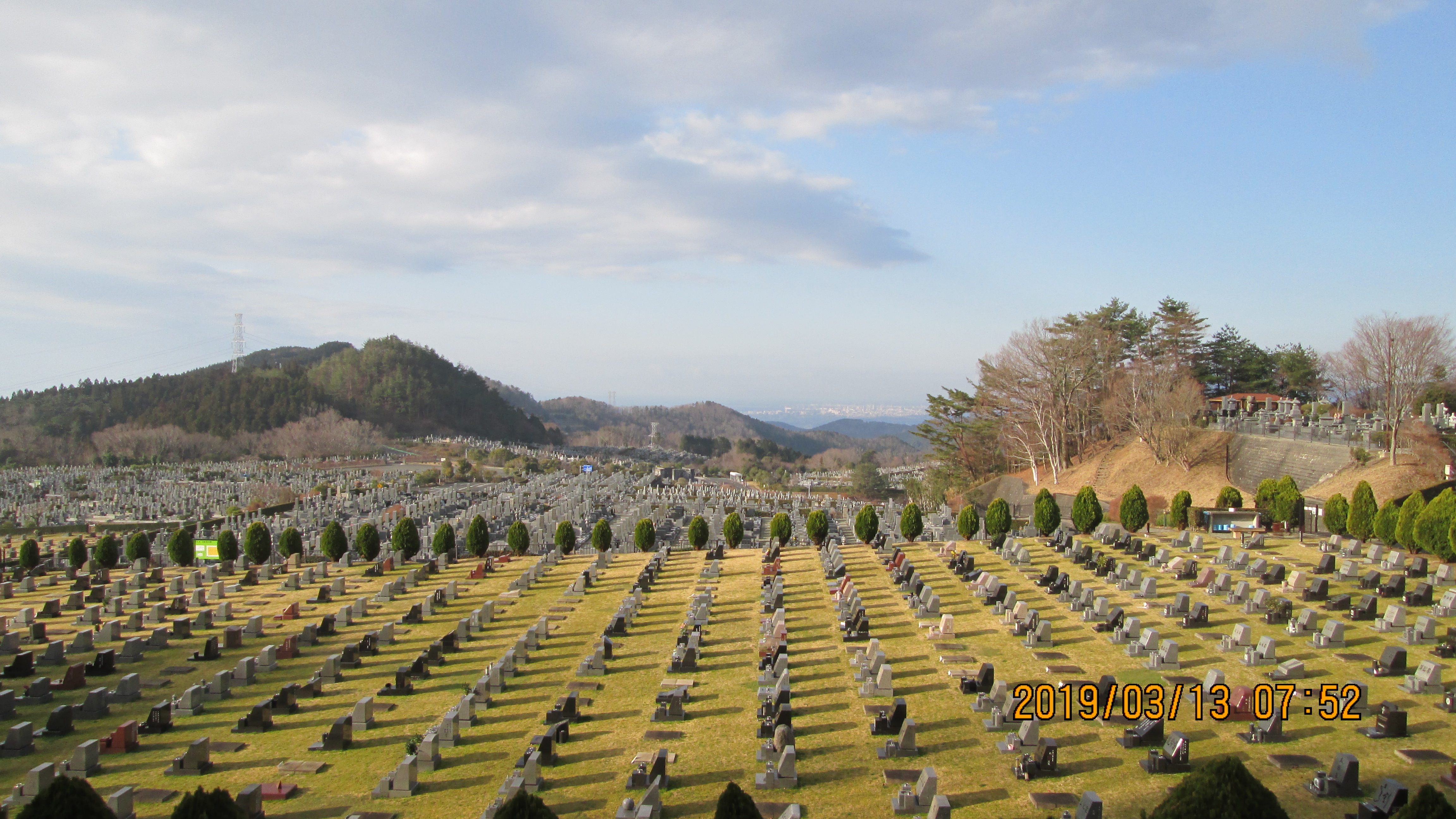 11区2番芝生墓所から園内風景