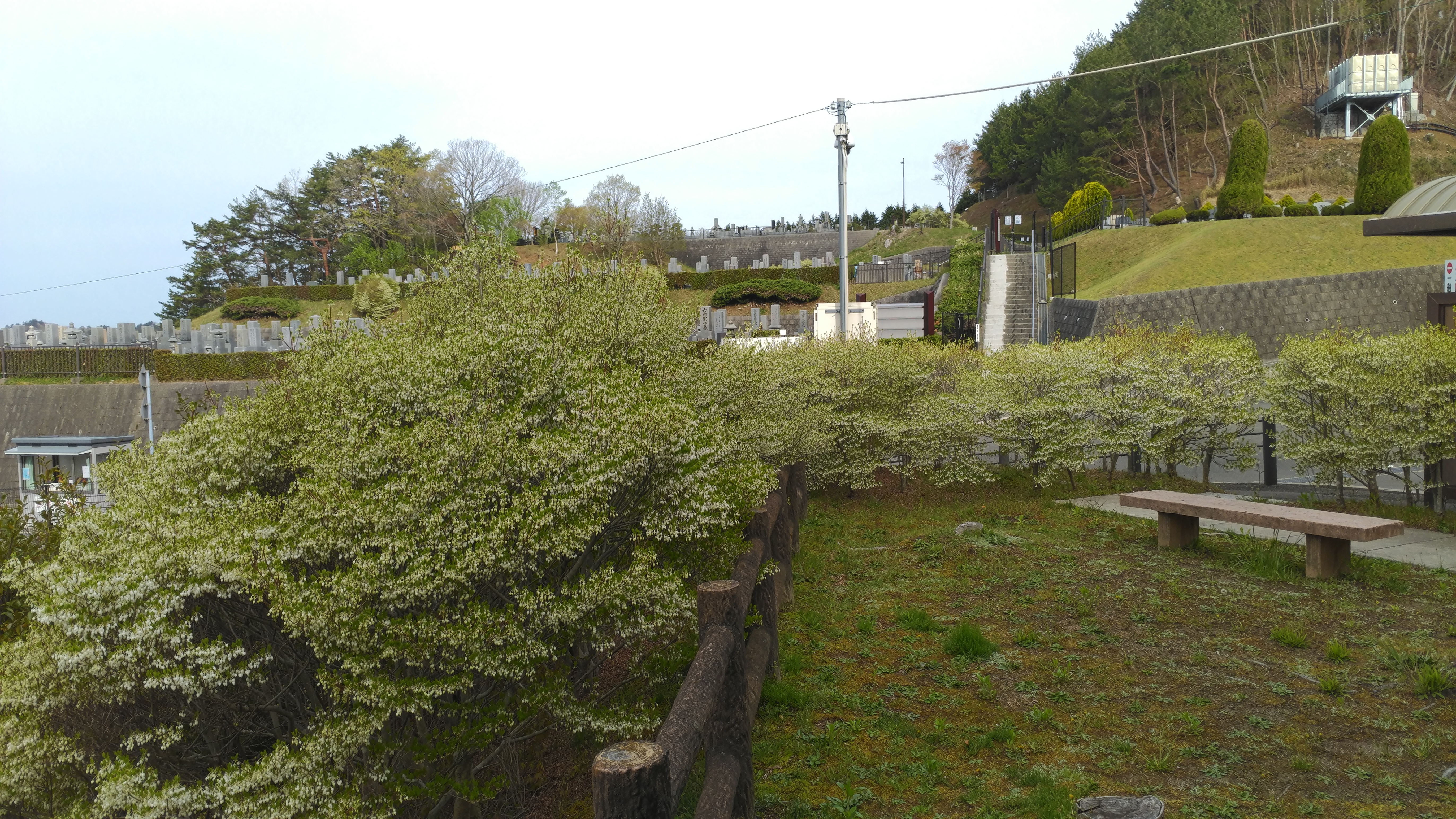 北口バス停休憩所風景