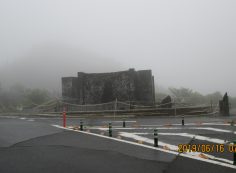 バス通り・モニュメント前