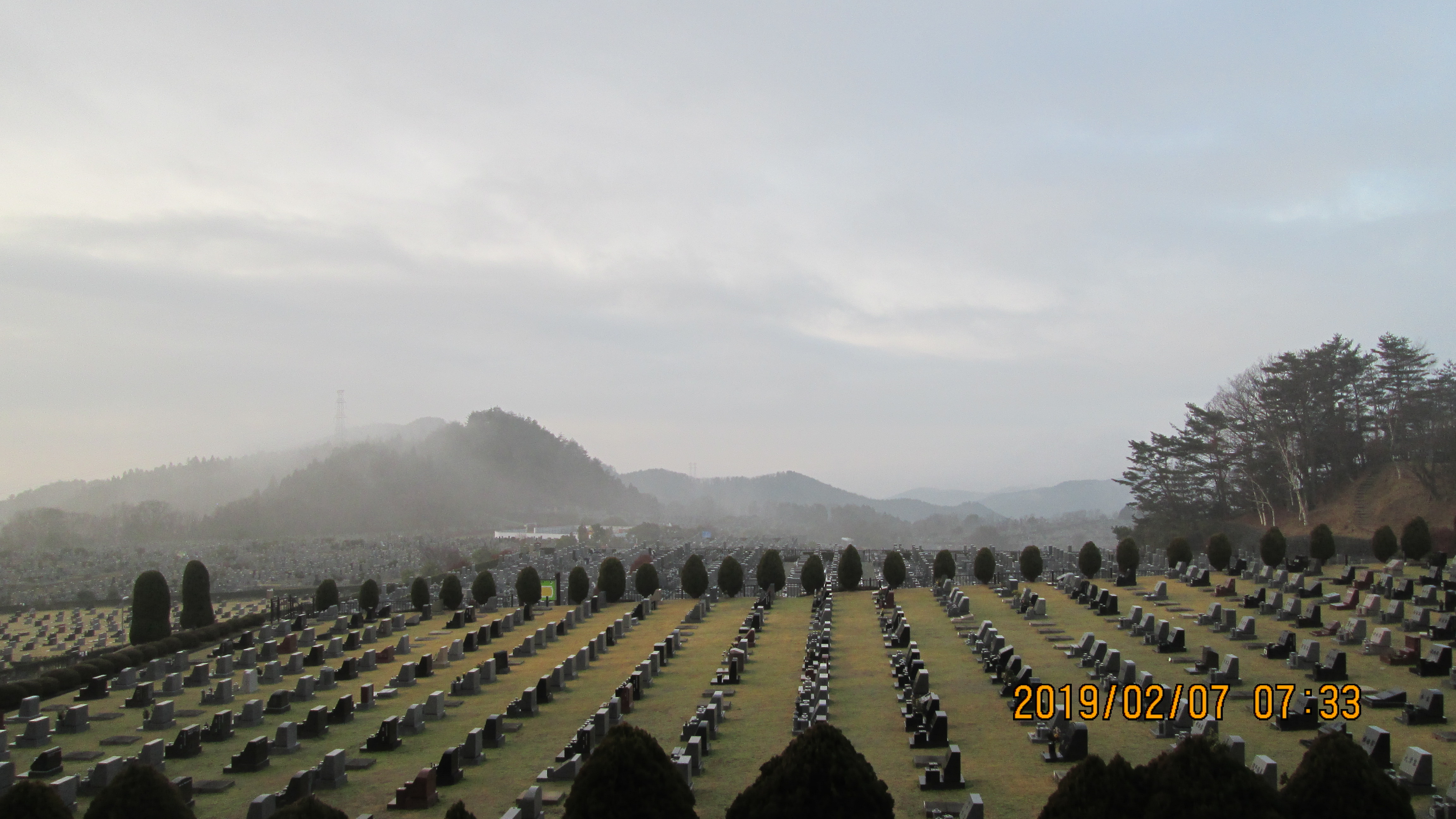 11区2番芝墓所からの霊園風景