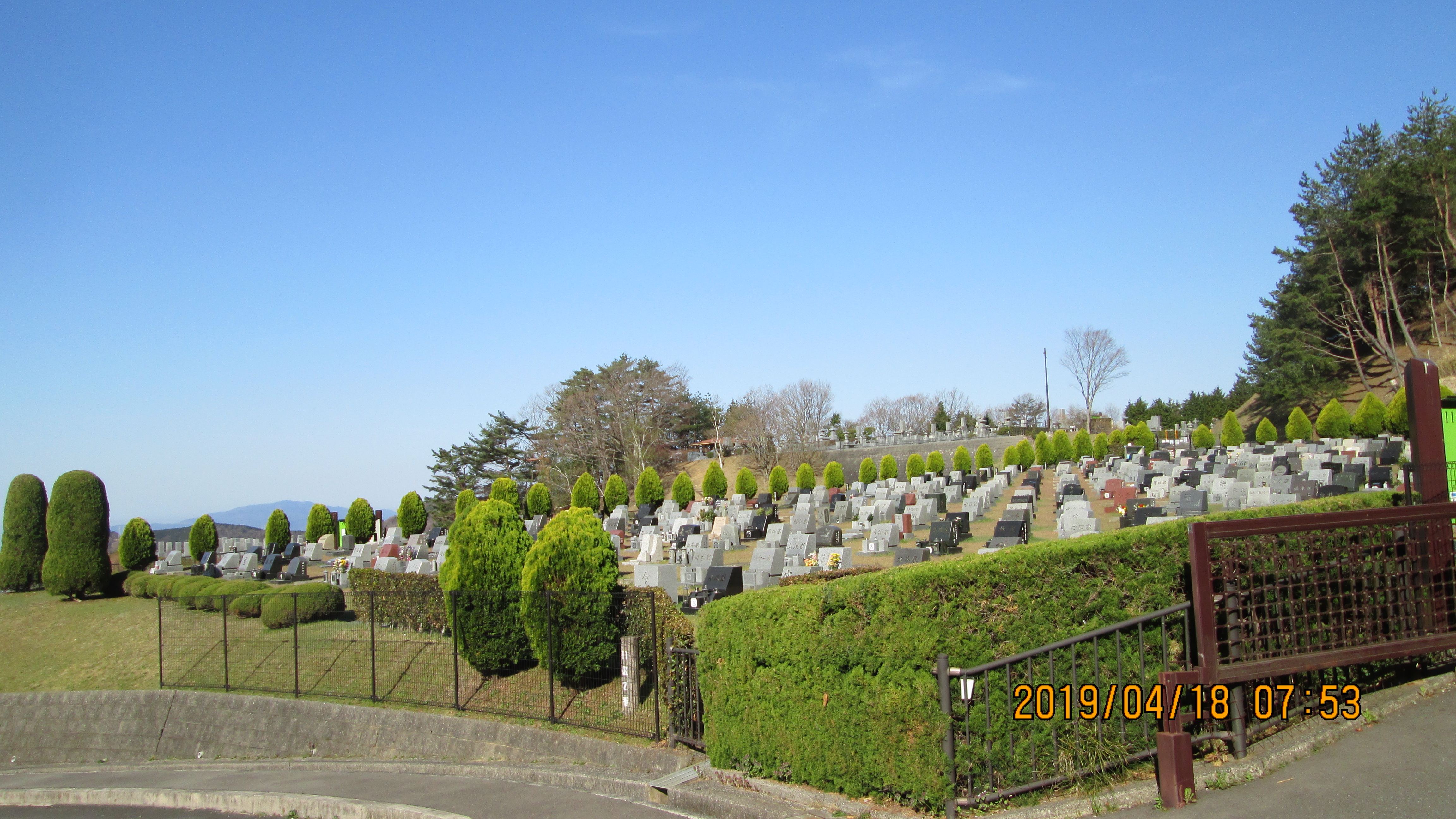 北入口～の風景・11区2番芝生墓所