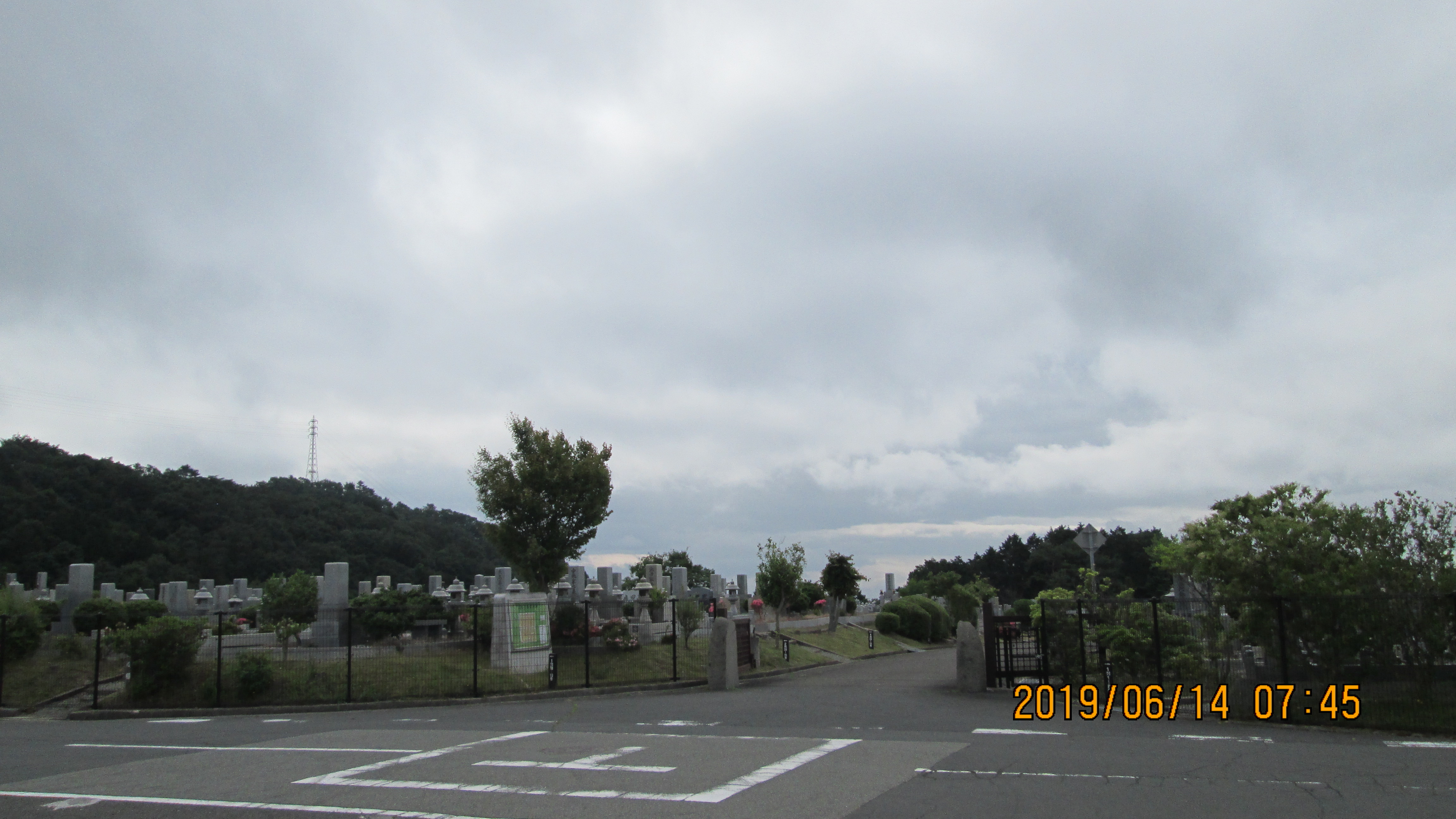 バス通り・1区4/6番墓所枝道入口