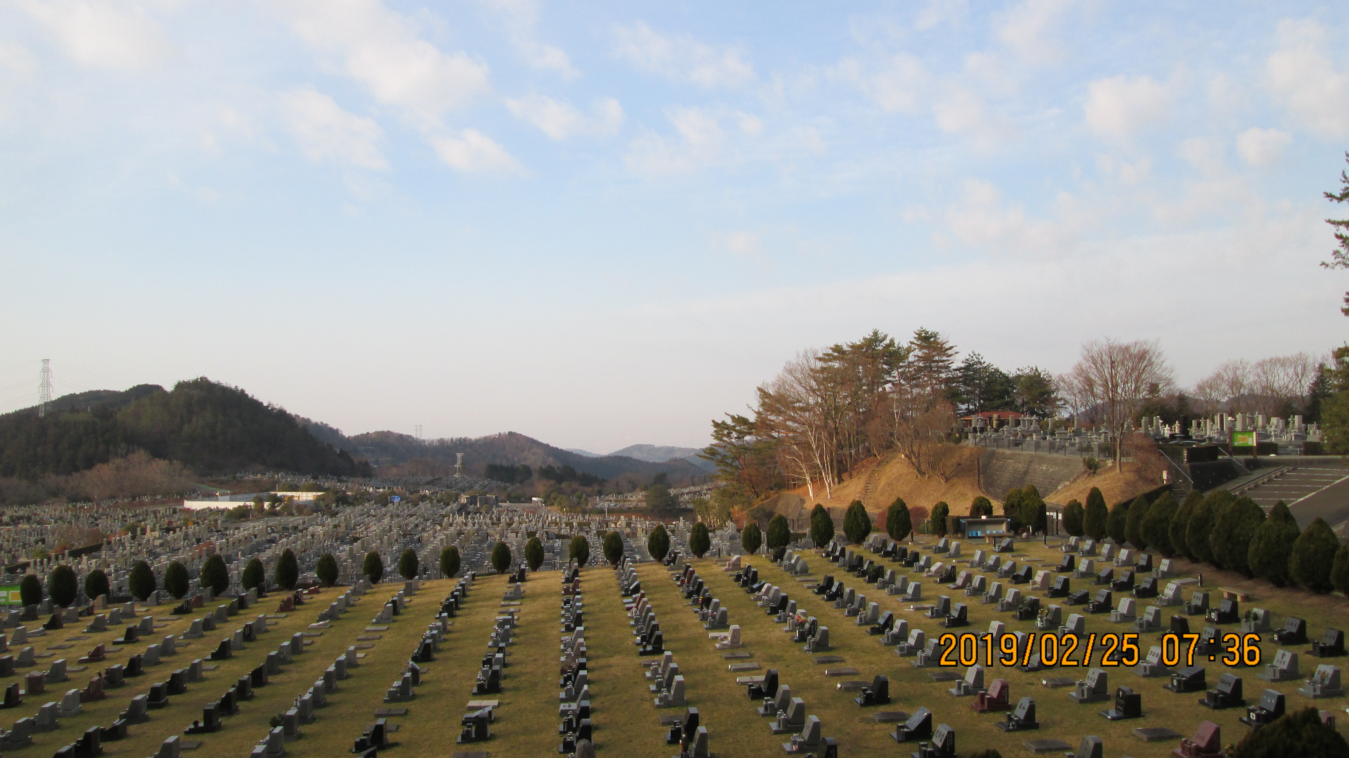 11区2番芝生墓所から園内風景