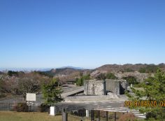 臨時駐車場～モニュメント風景