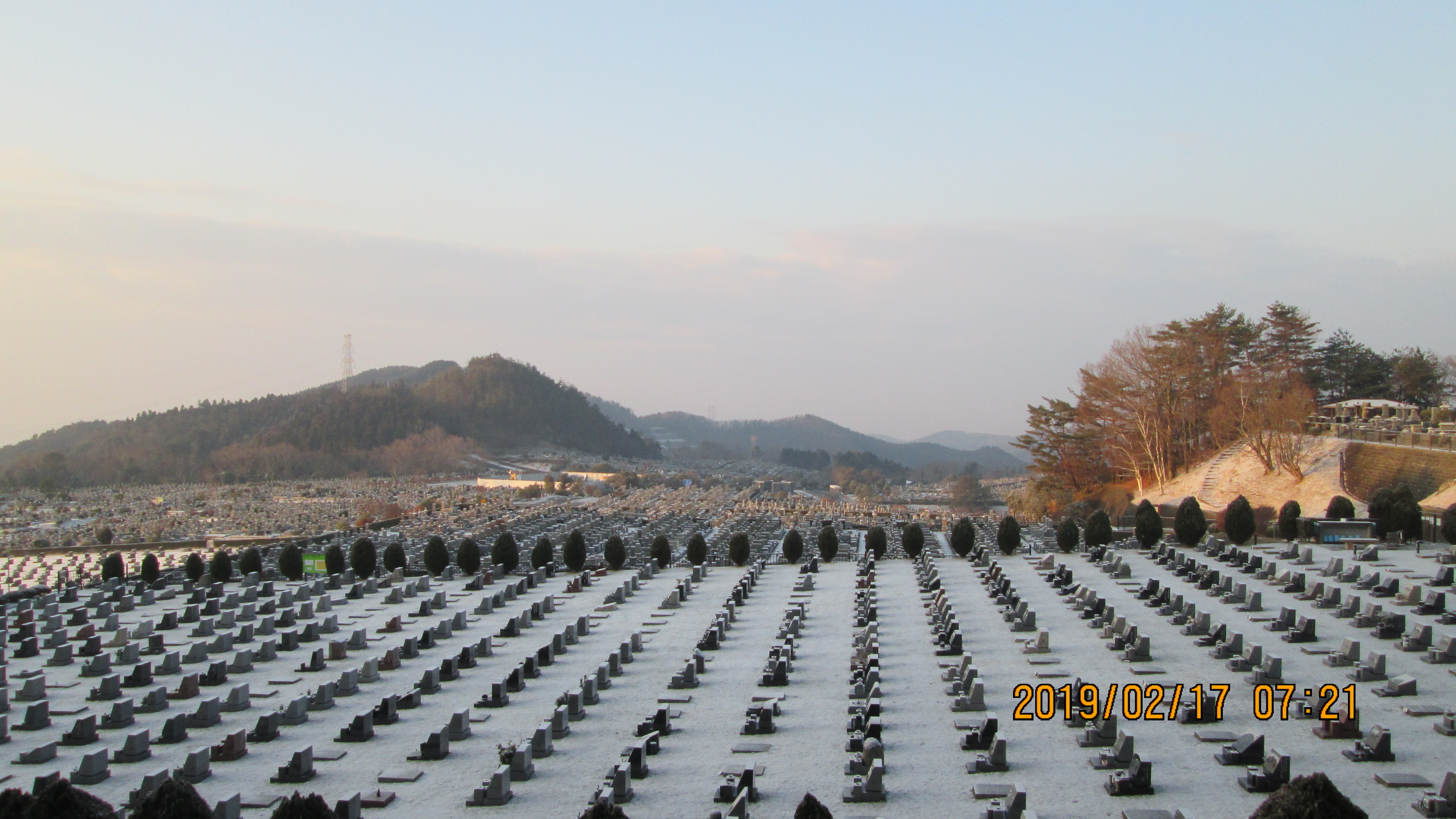 11区2番墓所～の霊園風景