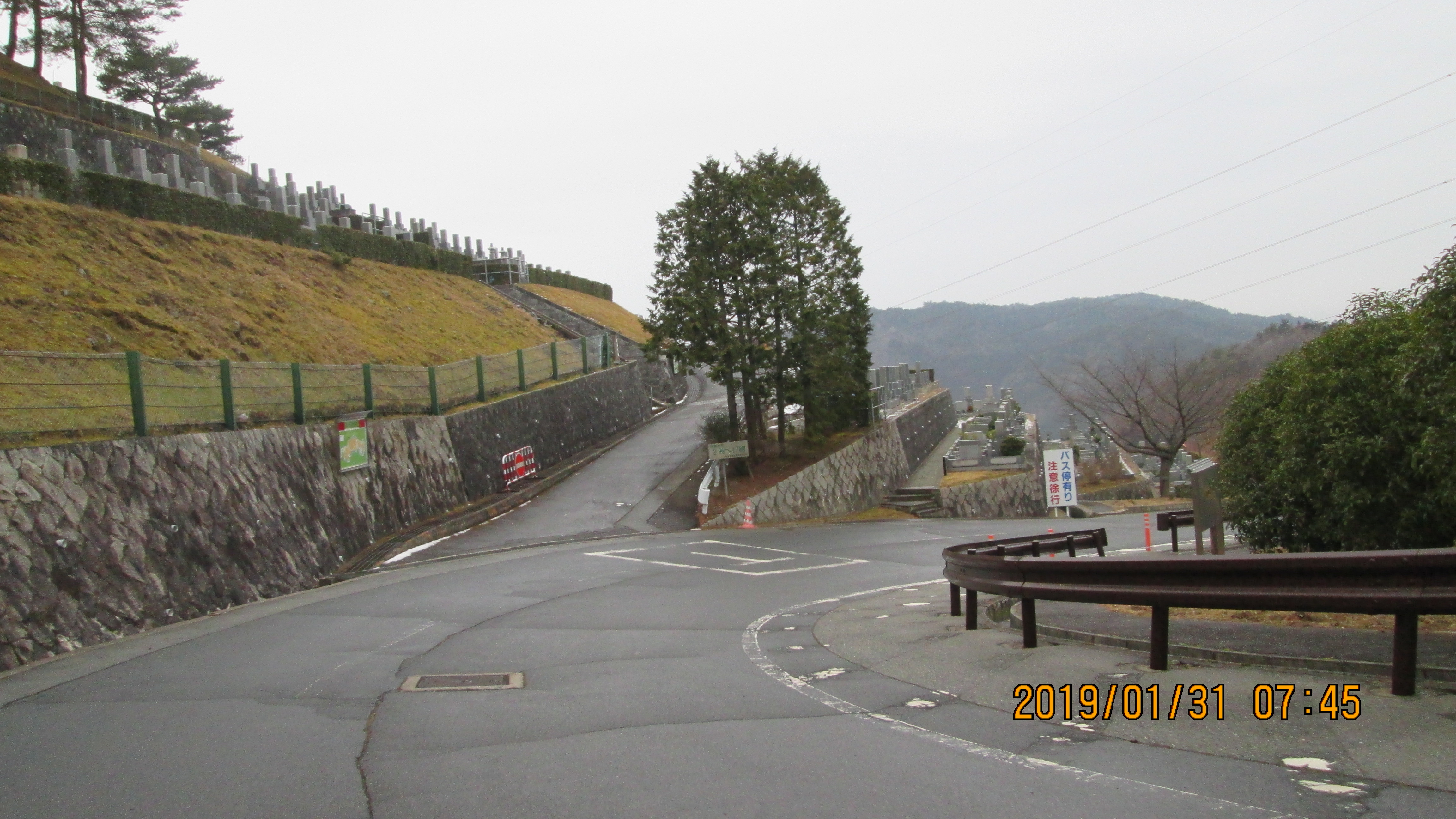 階段墓域：2番枝道入口風景