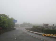 バス通り・モニュメント方向