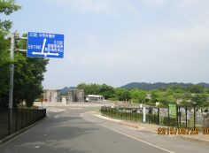 バス通り・モニュメント方向～撮影