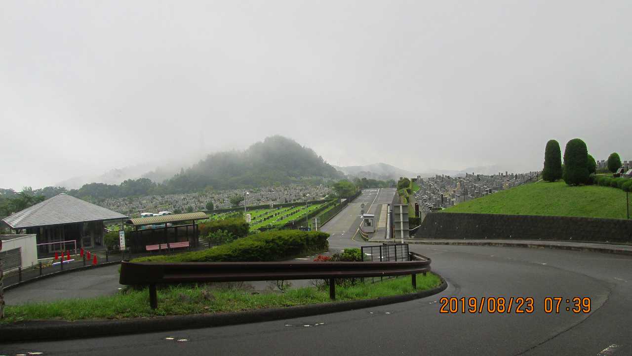 北入口からの園内風景