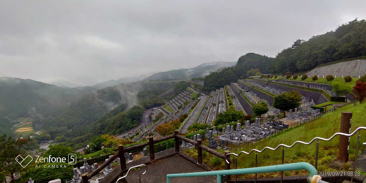 階段墓域・7区3番上段駐車場から風景