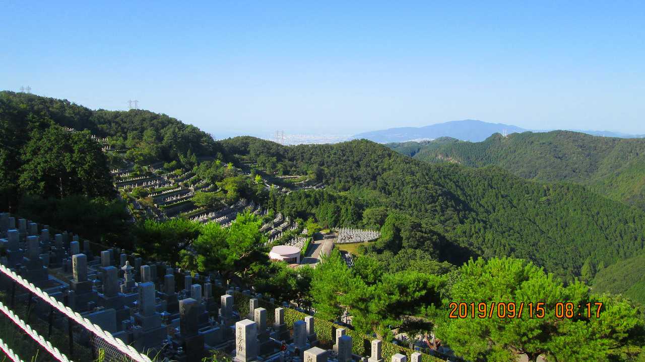 階段墓域・8区4/5番墓所枝道からの風景