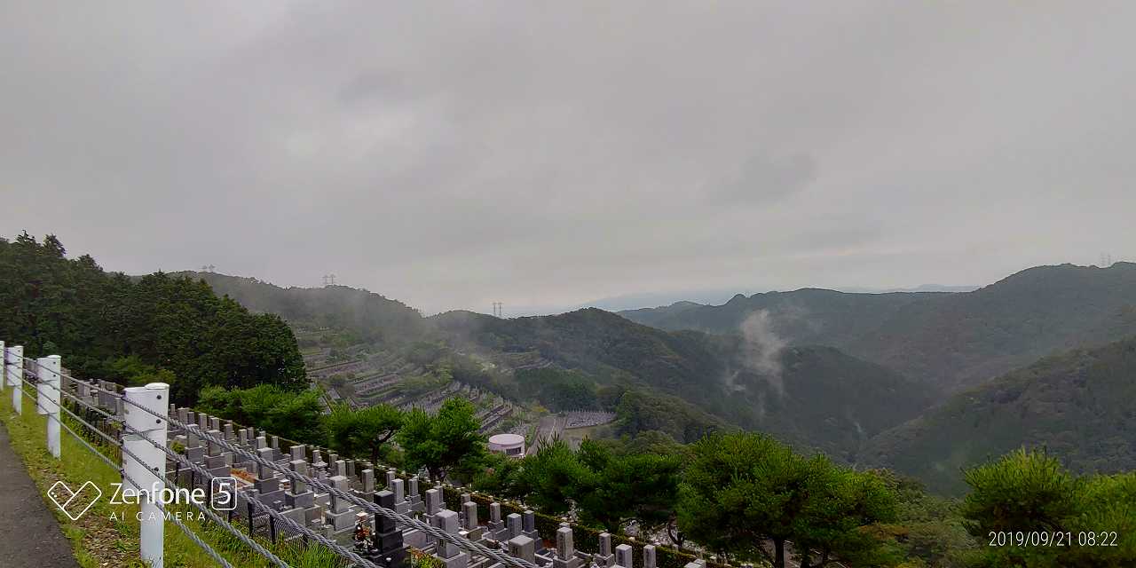 階段墓域・8区4/5番墓所枝道からの風景