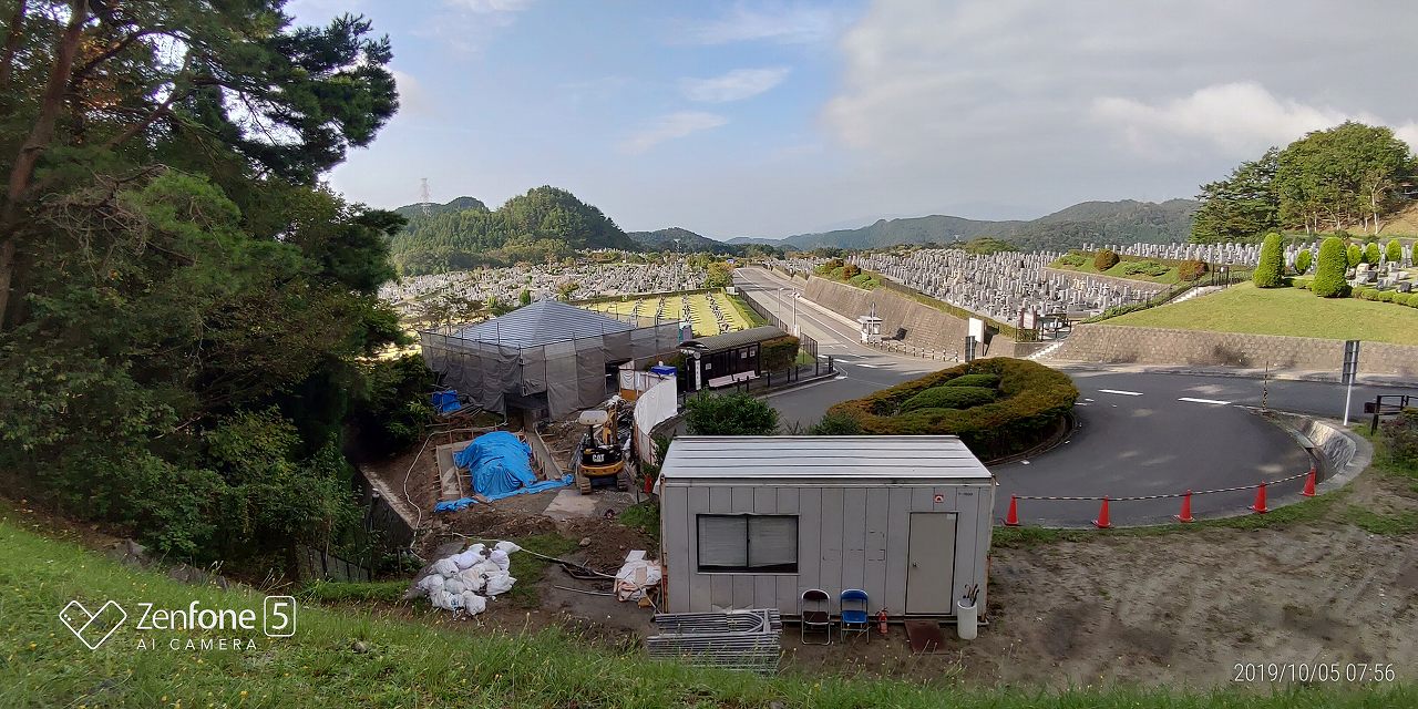 北入り口から風景（トイレ改修工事中）