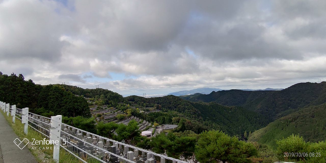 階段墓域・8区4/5番墓所枝道からの風景