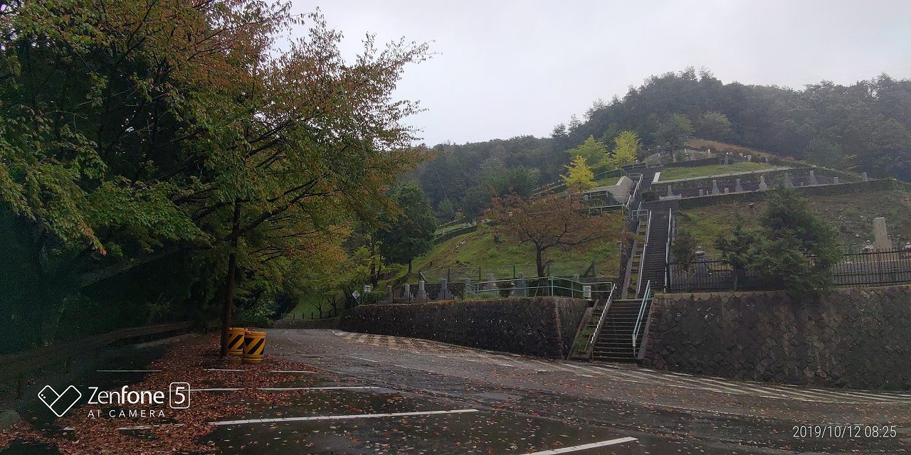 バス通り・6区4番墓所駐車場～風景