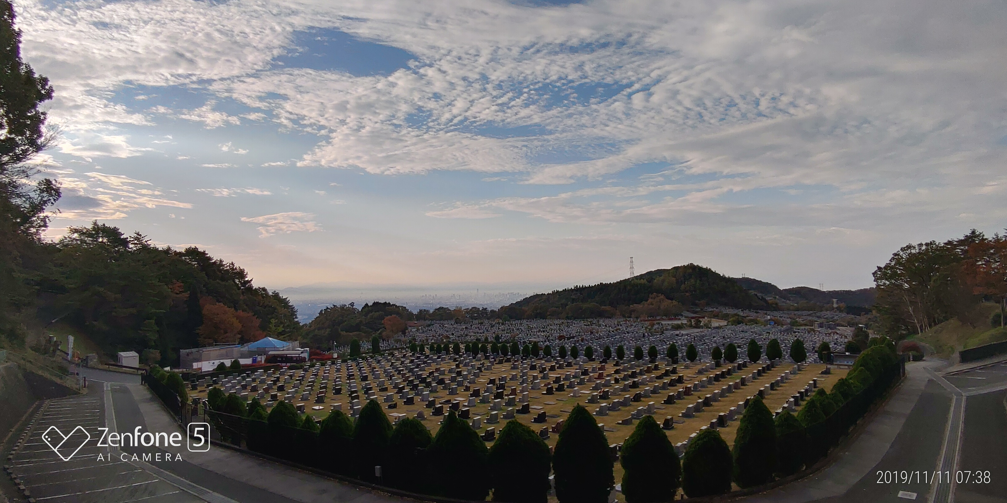 11区2番芝生墓所からの南風景