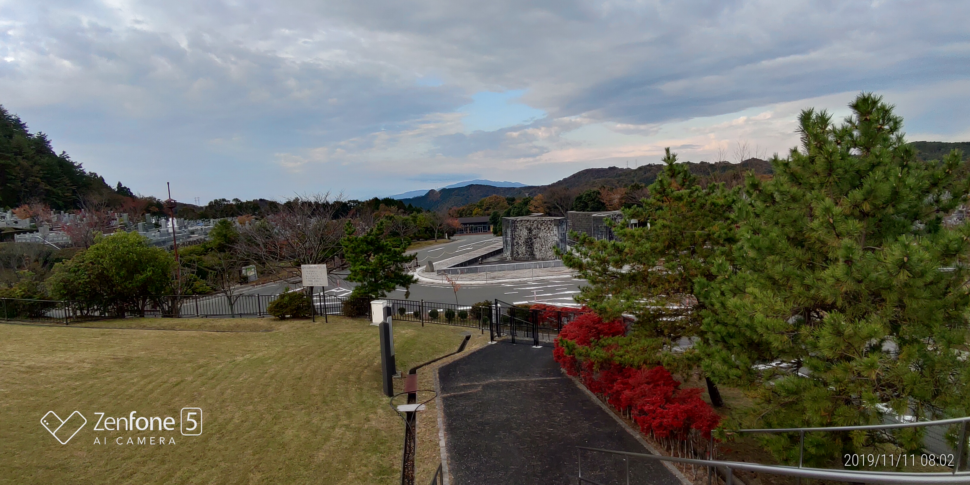 モニュメント・2/3区墓所風景