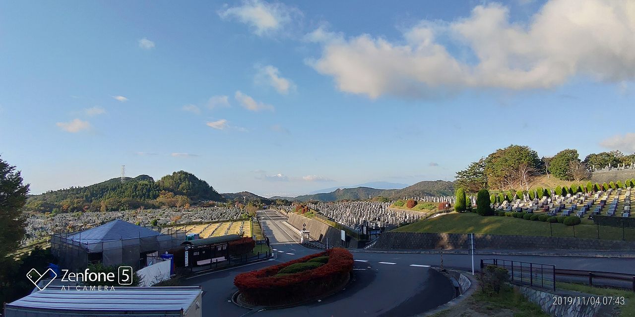 北入口から朝の園内風景