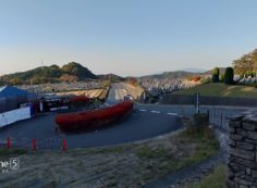 霊園北入口から朝の園内風景