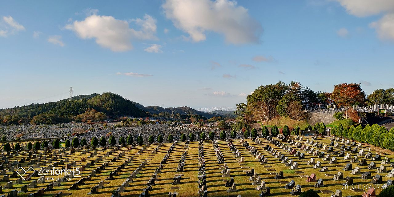 芝生墓域・11区2番墓所から南西風景