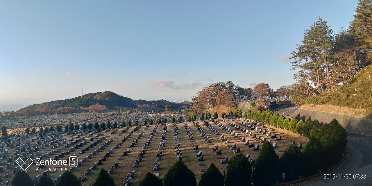 11区2番芝生墓所からの風景（南西方向）