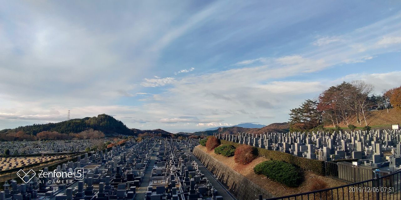 11区4番墓所から西宮神戸市街風景