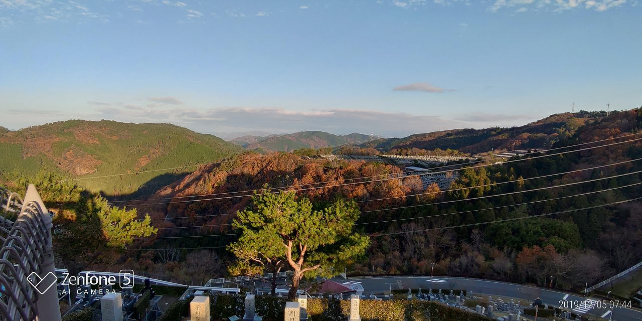 8区4番墓所枝道駐車場から風景