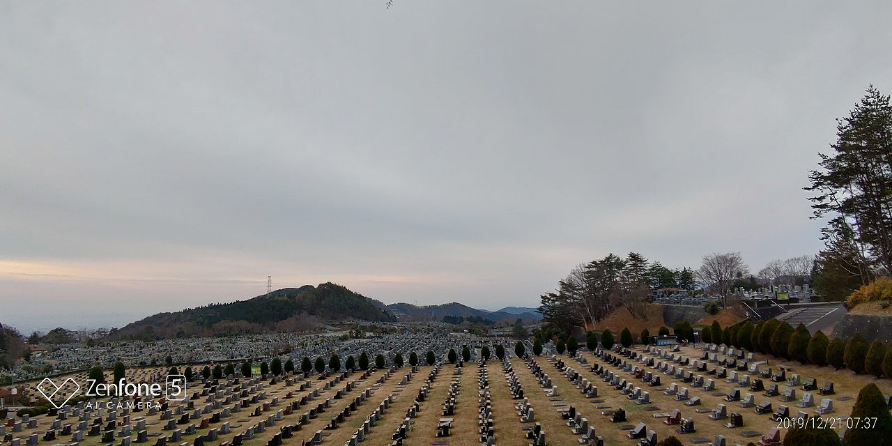 11区2番芝生墓所から園内（南西）風景