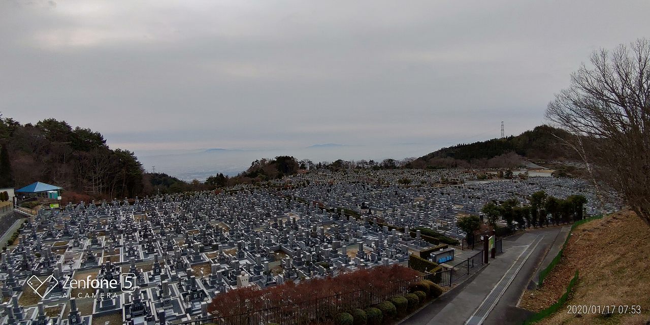 11区1番墓所から園内風景（南向き）