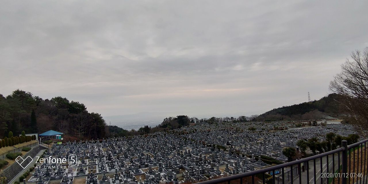 11区1番墓所から園内風景（南方向）