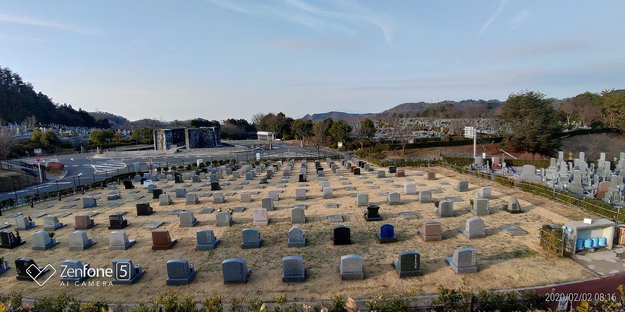 11区10番芝生墓所から（南西向き）風景