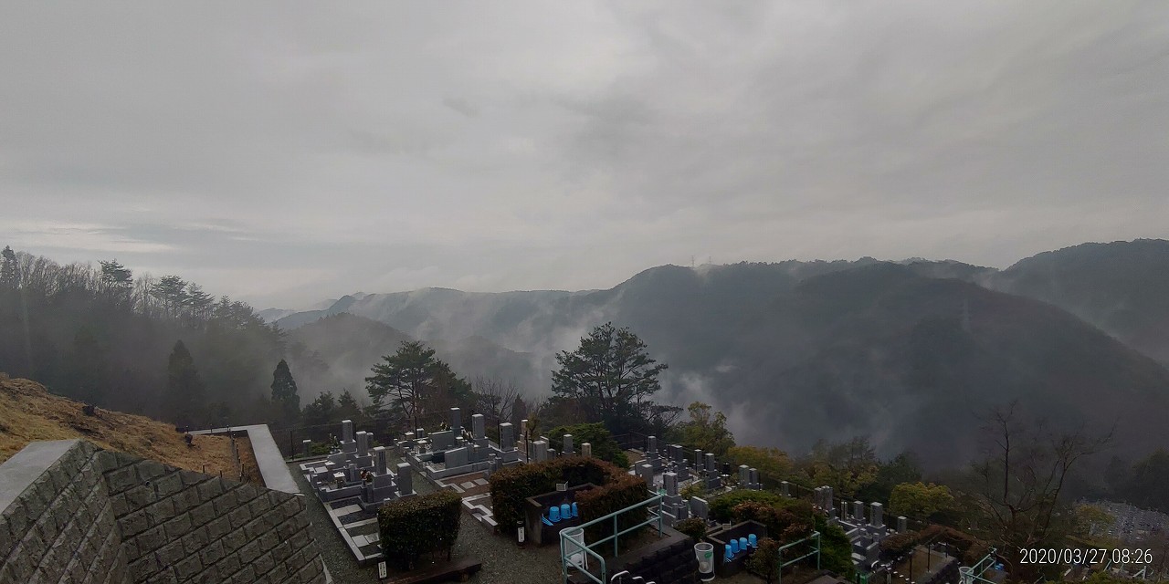 7区3番上段駐車場から階段墓域風景①