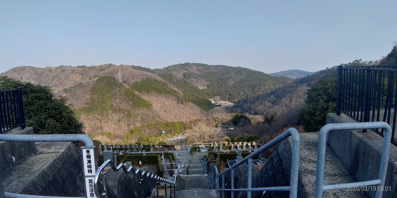 7区バス停前から5区3/2番墓所風景