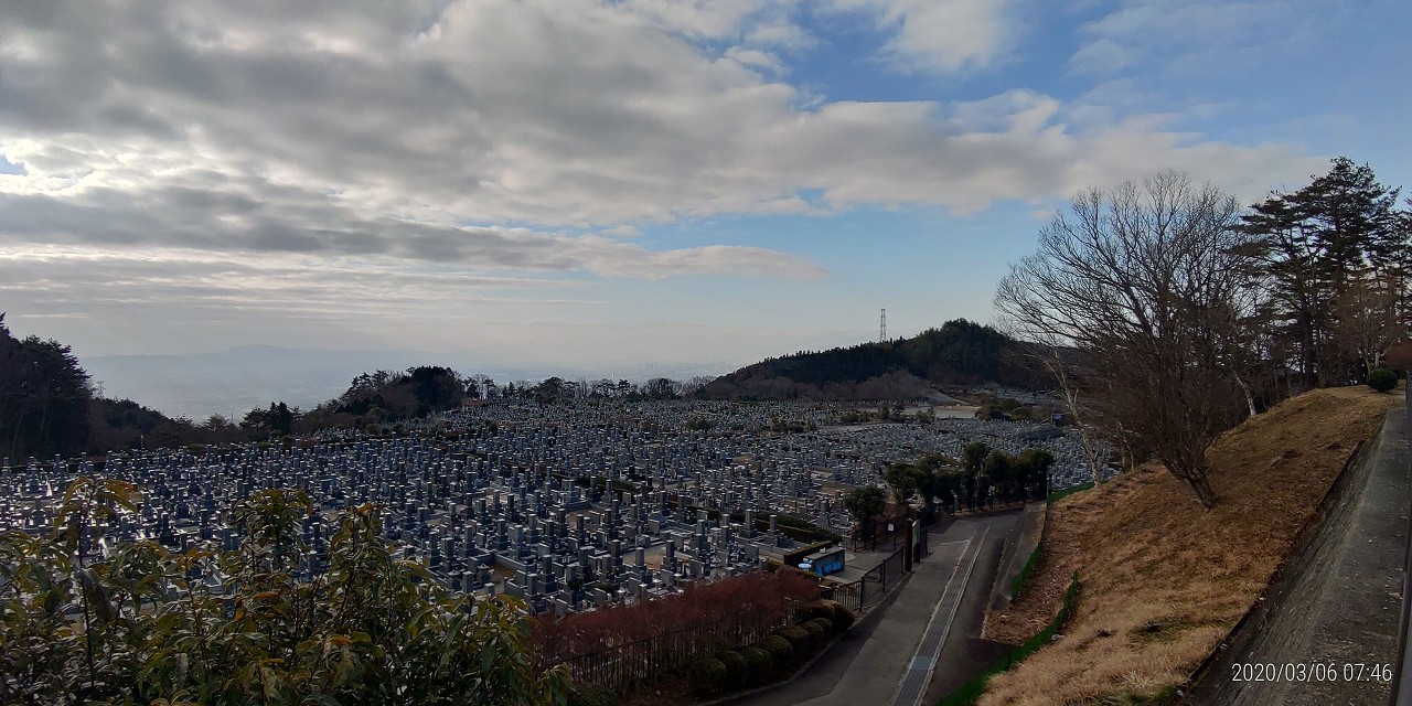 11区1番墓所から園内（南）風景