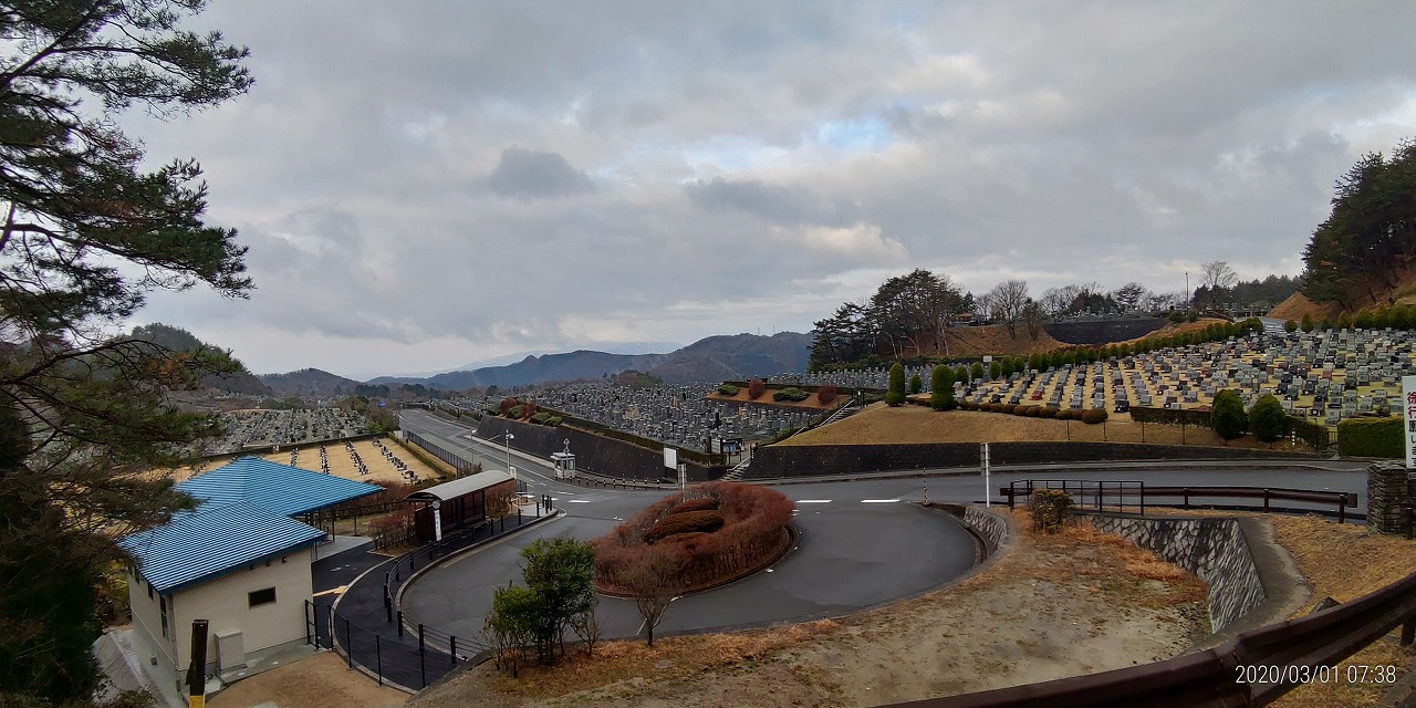 北入口から園内風景