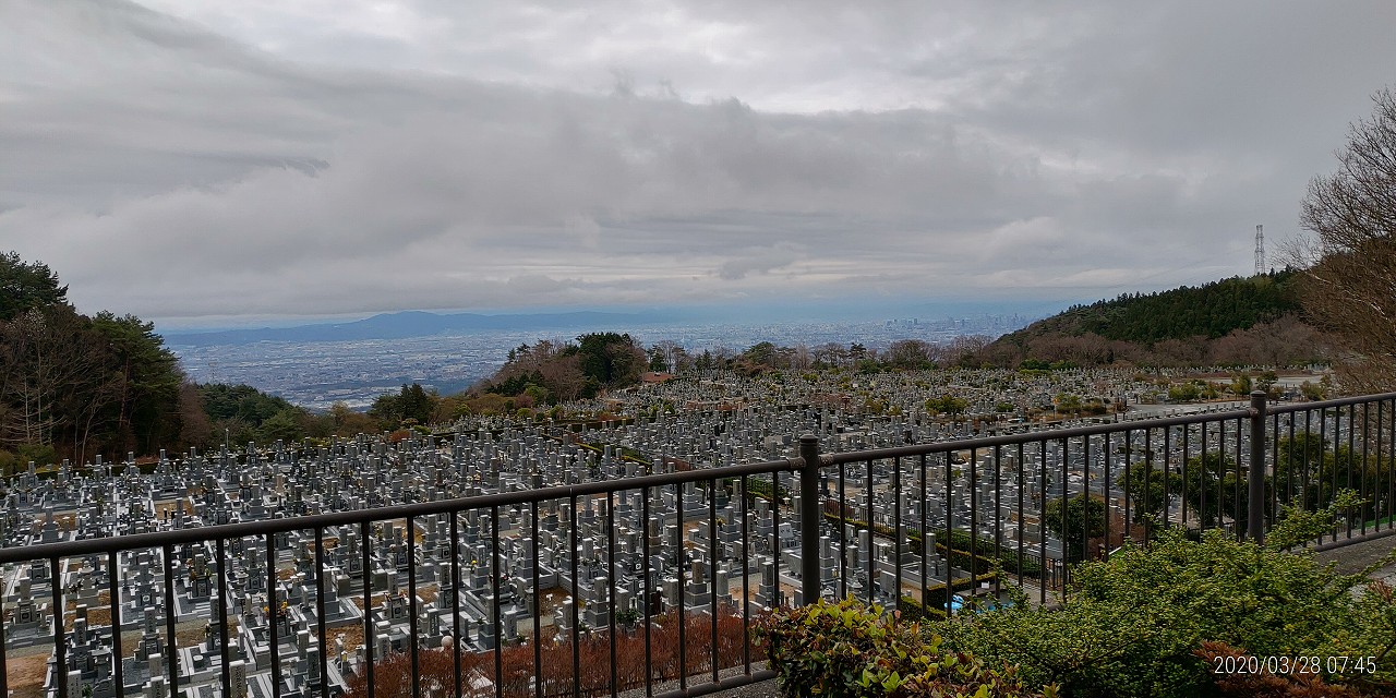 11区1番墓域から園内（南）風景