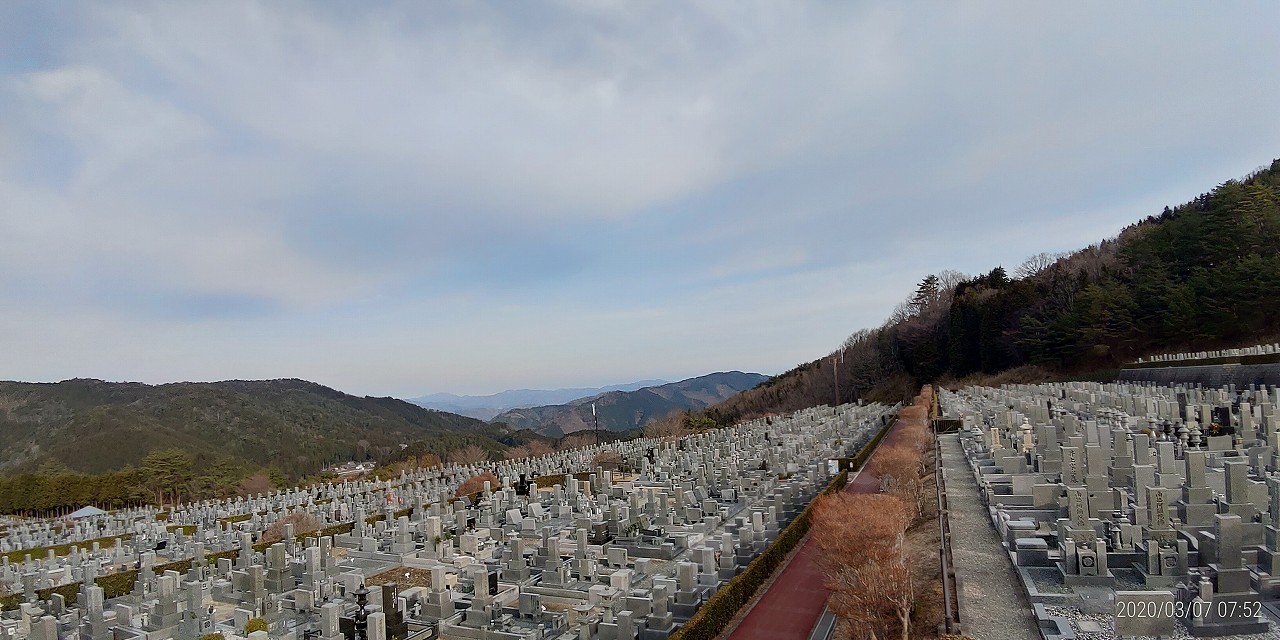 11区7番墓所から園内（北）風景