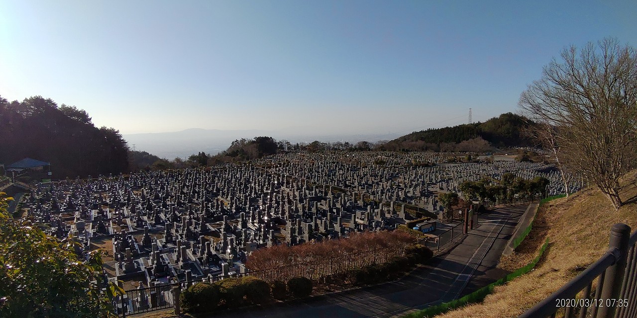 11区1番墓所から園内風景