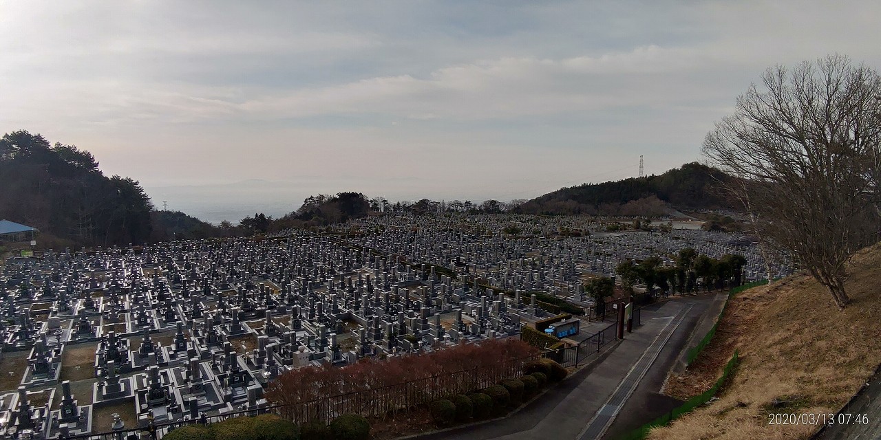 11区1番墓所から園内風景