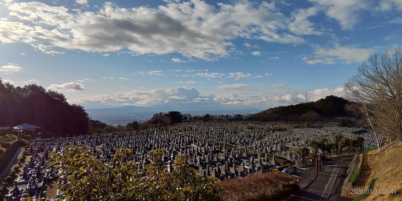 11区1番墓所から園内（南）風景