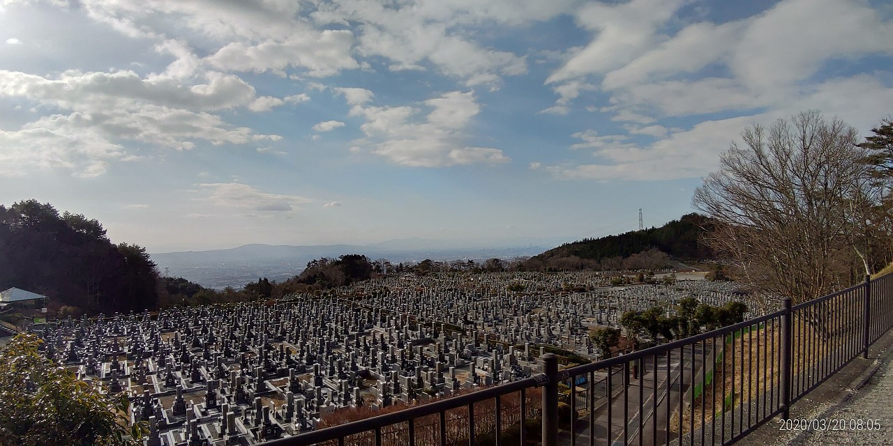 11区1番墓所から園内（南）風景