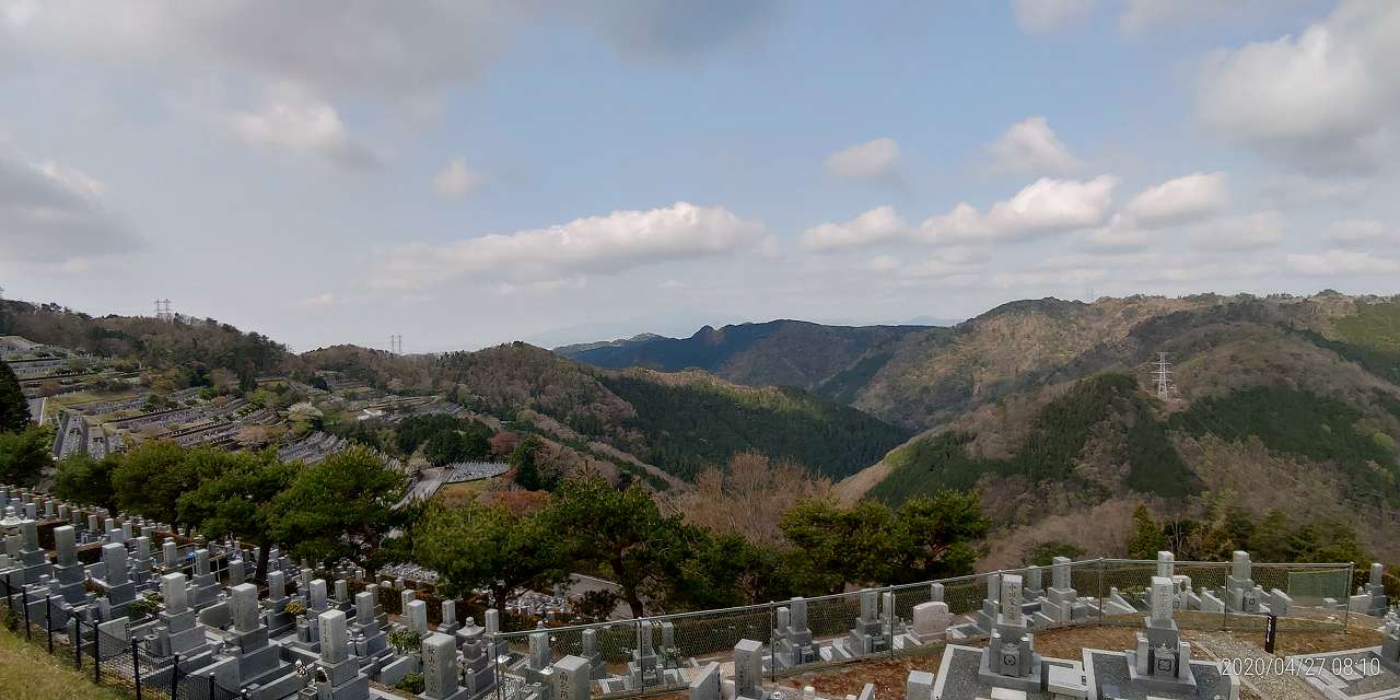 8区4/5番枝道から階段墓域風景