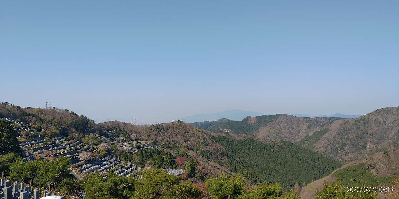 8区4／5番枝道から階段墓域風景