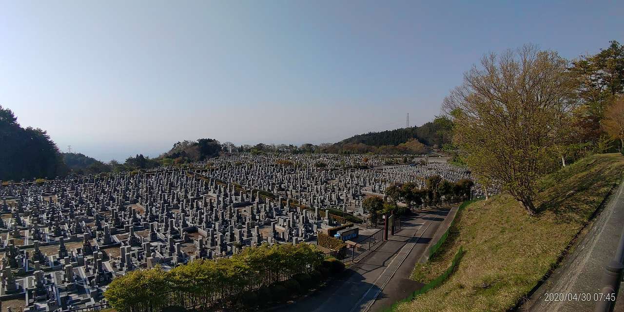 11区1番墓所から園内（南）風景