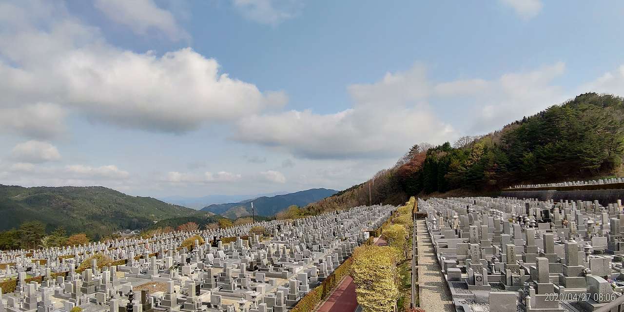 11区4番墓所から園内（北）風景